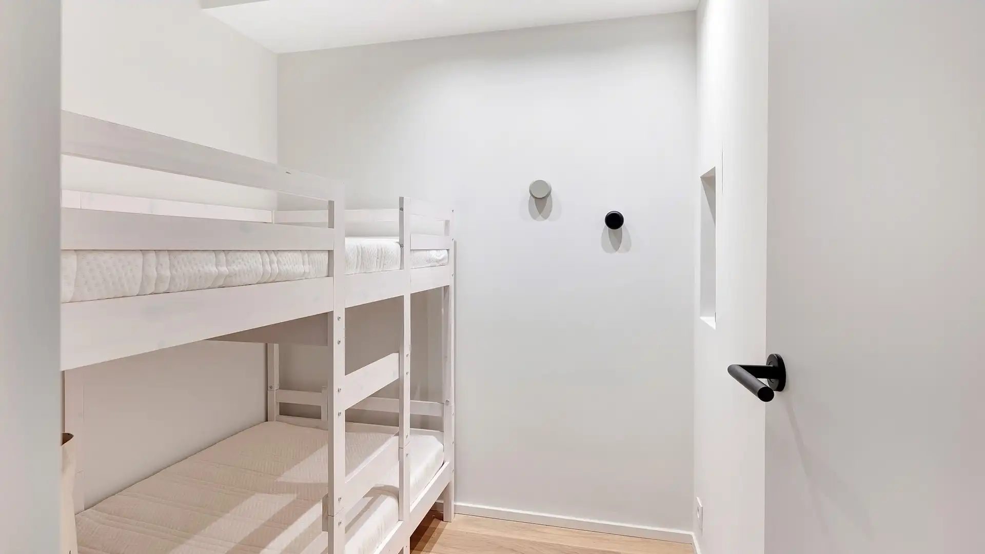 Volledig gerenoveerd appartement met zuidgericht terras heel centraal gelegen op de Kustlaan. foto 41