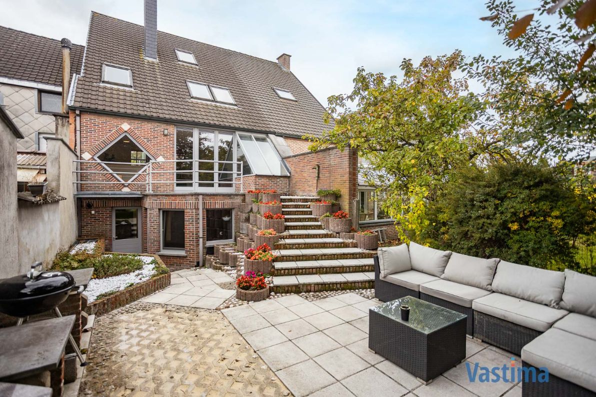 Instapklare architectenwoning met 4 slaapkamers, tuin en garage nabij centrum Erembodegem foto 32
