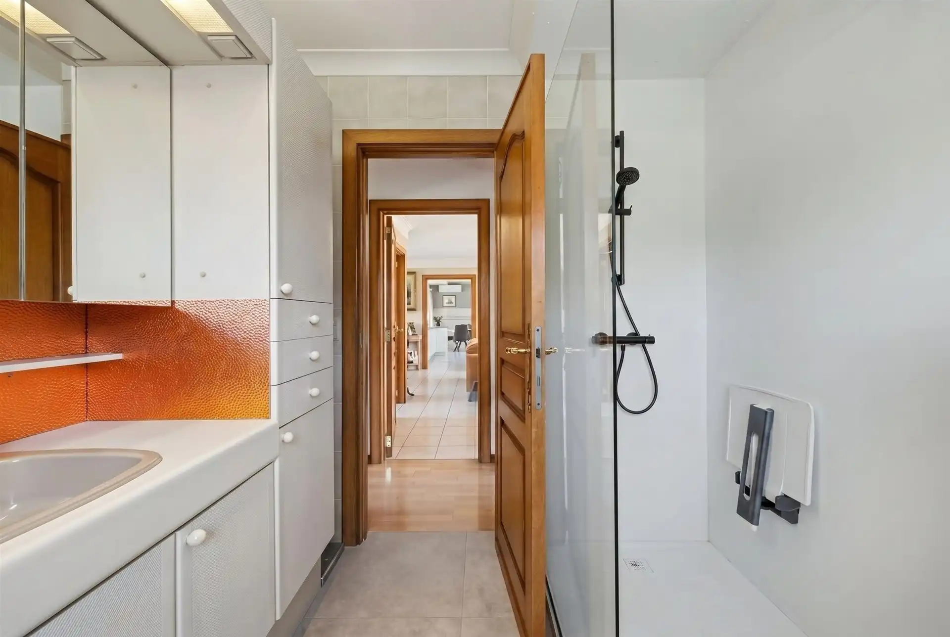 Ruime laagbouwwoning op een mooi perceel van 1.373m² foto 16