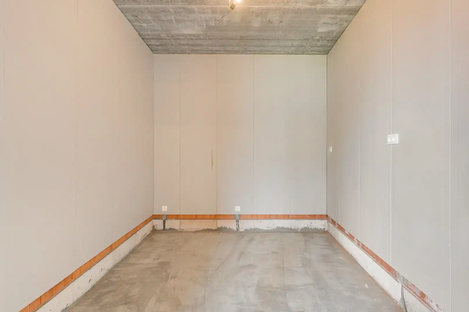 Ruime woning met karakter en afwerkingsmogelijkheden in Budingen foto 11
