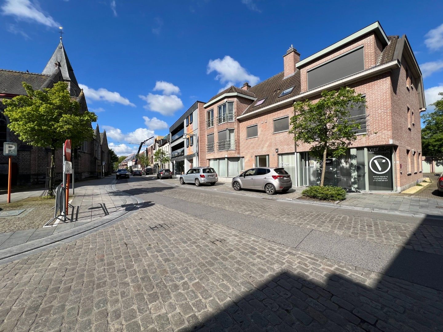 Ruim pand met een scala aan mogelijkheden foto {{pictureIndex}}