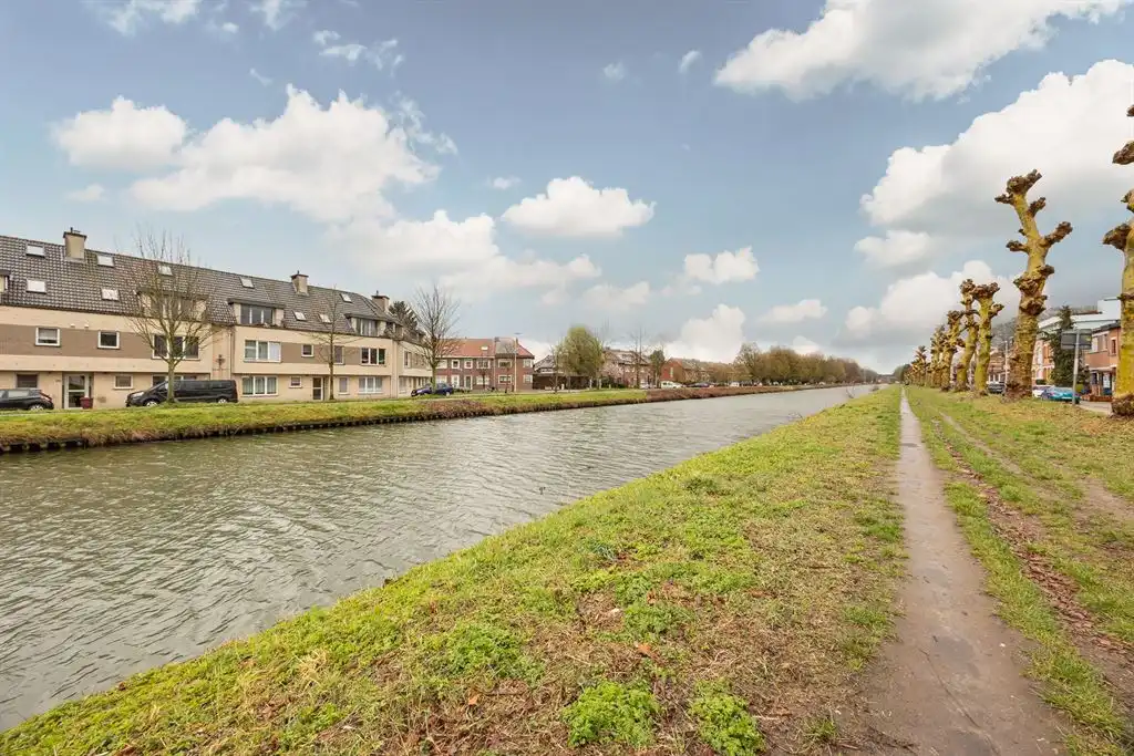 Nieuwbouw dakappartement met zicht op de vaart  foto 30