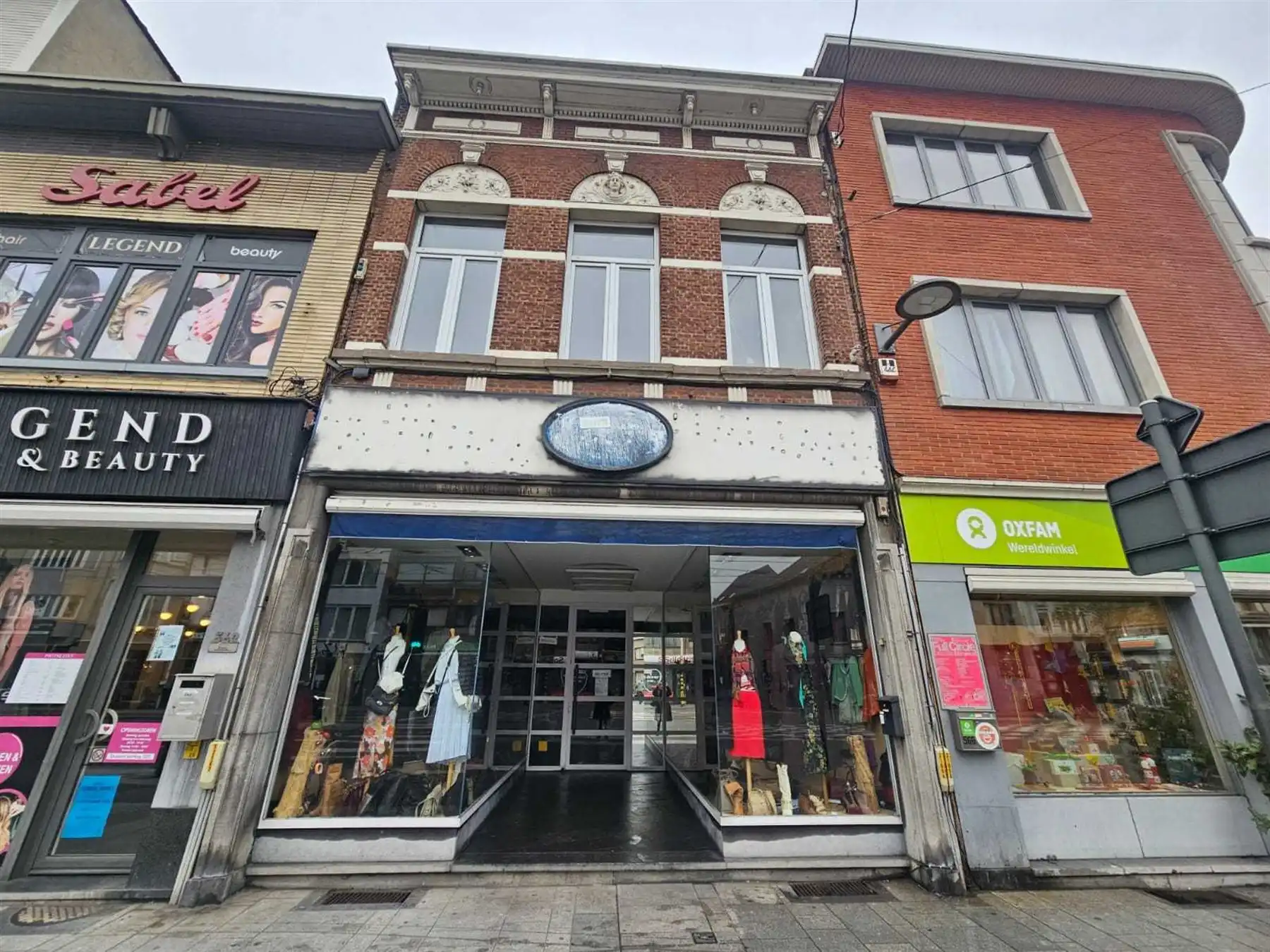 Hoofdfoto van de publicatie: Handelspand: huis met woonst!