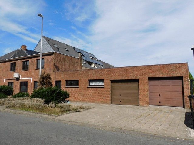 Volledig gerenoveerde gezinswoning met 5 slaapkamers foto 16