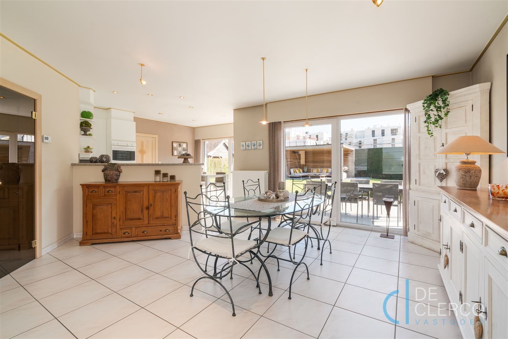 Vrijstaande woning met prachtige lounge en tuin te koop!  foto 6