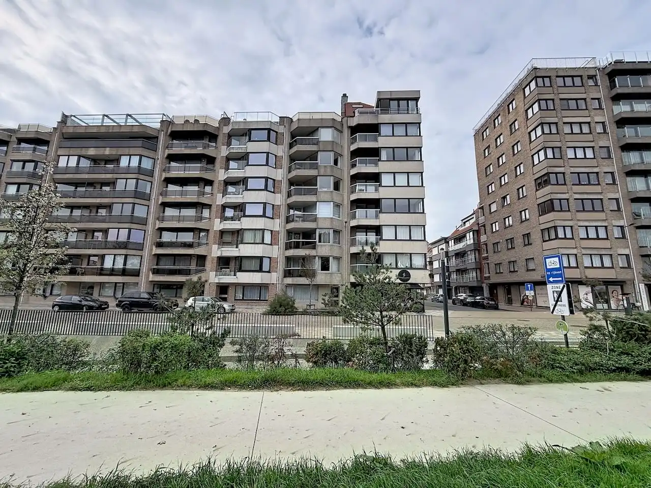 Ruim drie slaapkamer appartement met prachtig open zicht op Zee en het Willemspark foto 23