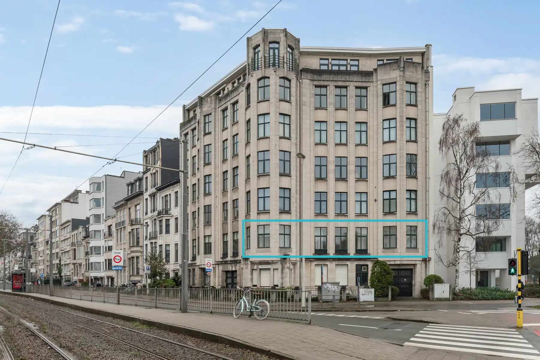 Luxueus gerenoveerd 2 slpk appartement in Art Deco-gebouw foto 2