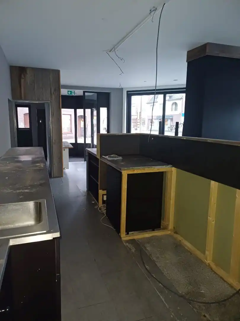 Horeca/handelspand in Neerpelt centrum van 147 m2 foto 2