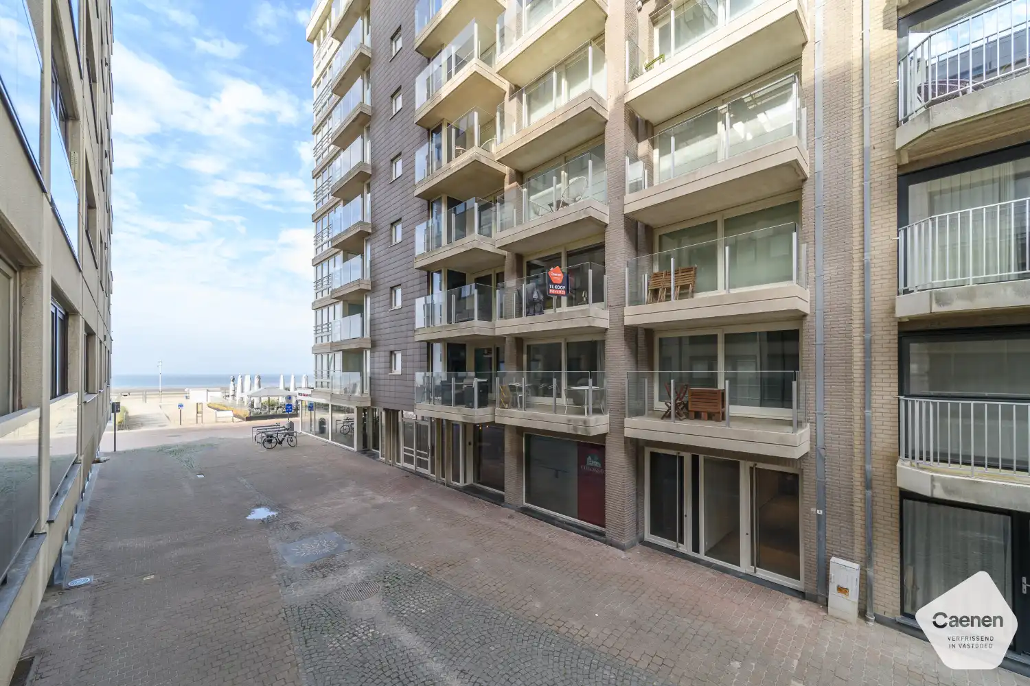 Instapklare, gemeubelde studio met fantastisch zeezicht in recente residentie foto 16