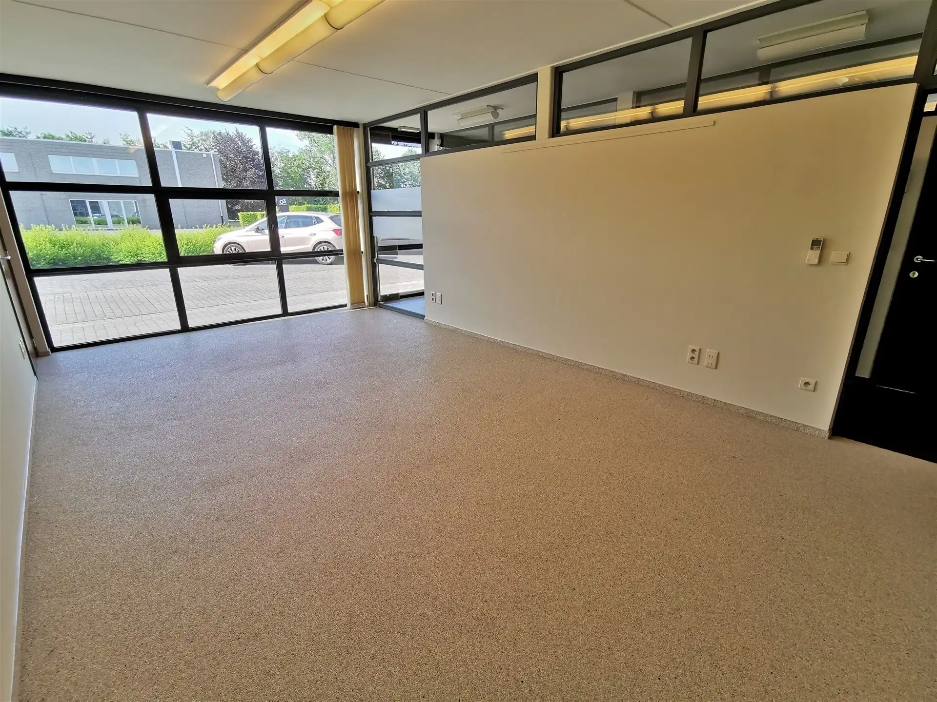 Kantoren te huur van 17m² tot 403m² foto 7