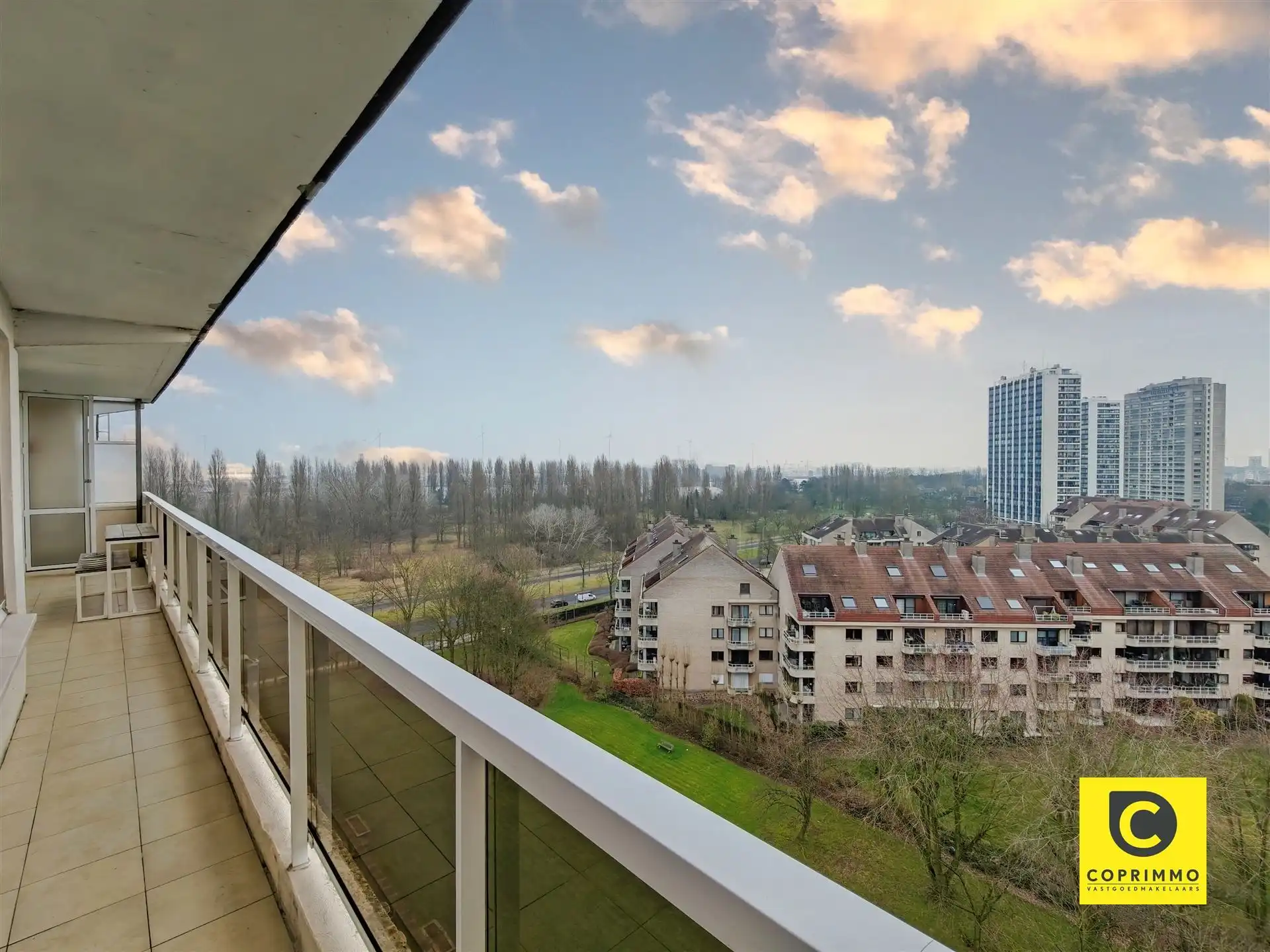 2 slaapkamer appartement met prachtig zicht! foto 9
