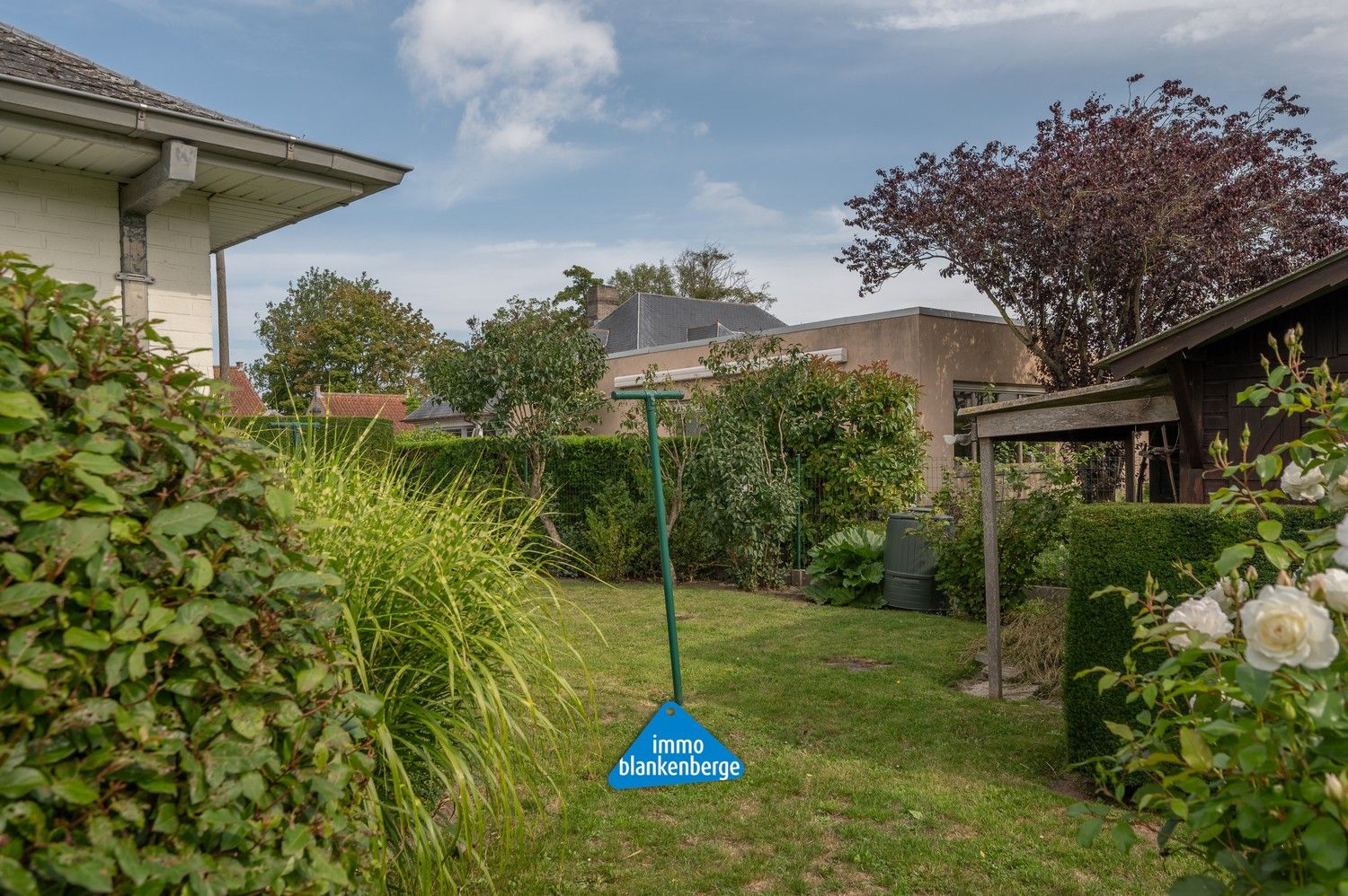 Ruime alleenstaande bungalow met tuin in rustige wijk foto 5