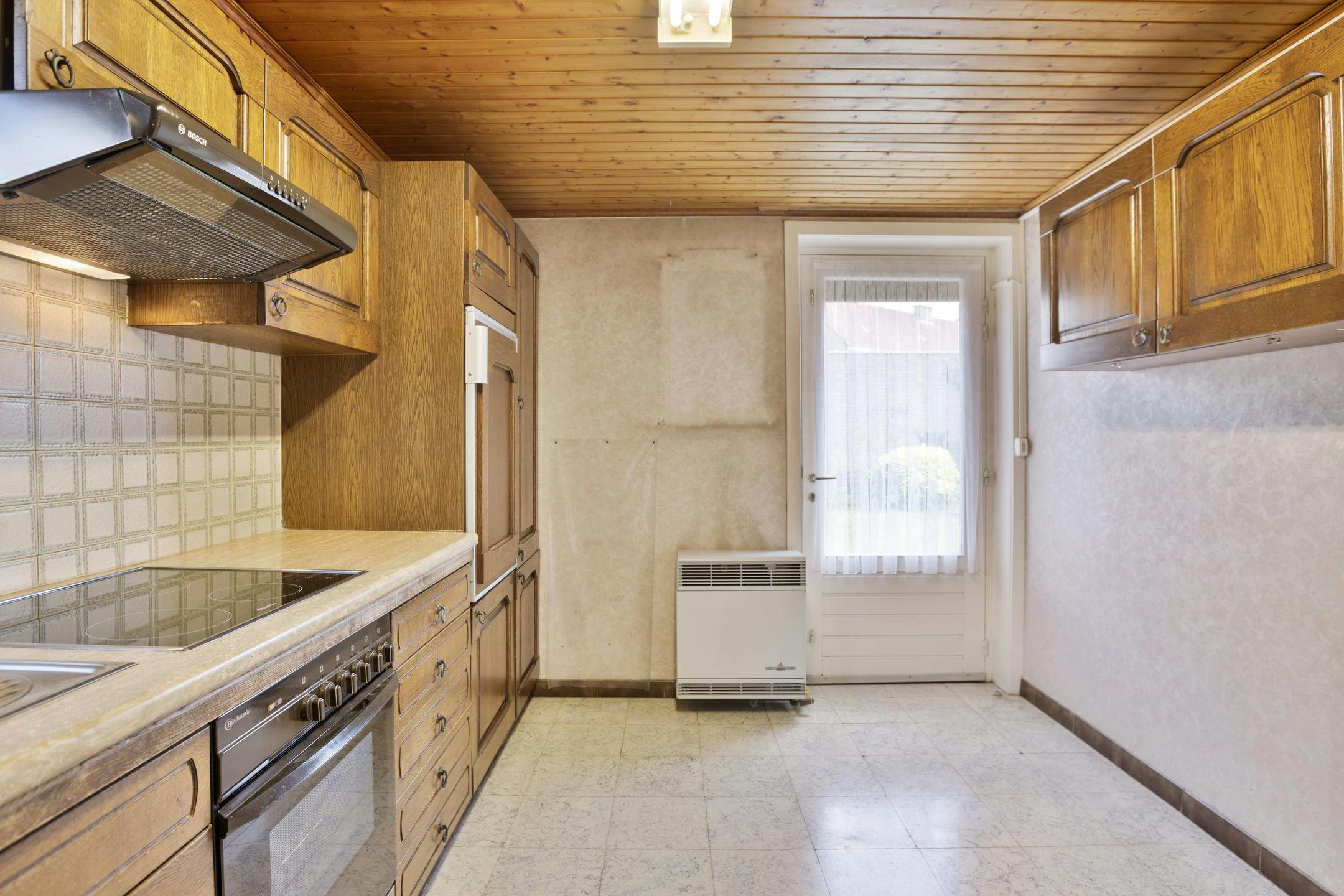 Ruime gezinswoning met tuin te koop in Roeselare foto 9