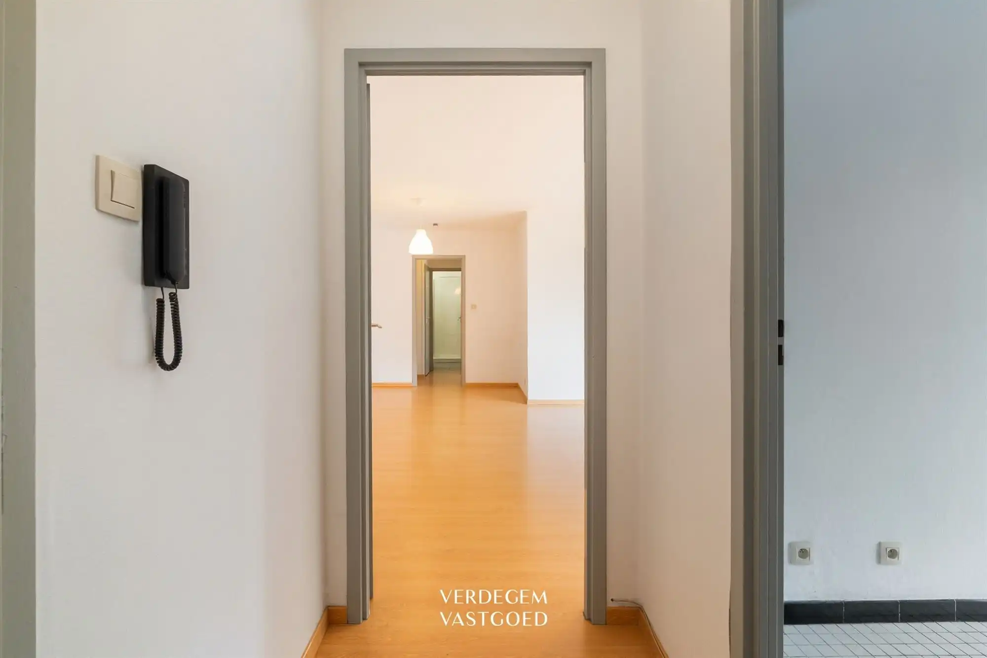 Wonen in de bomen: gezellig en instapklaar 2-slaapkamerappartement met terras foto 7