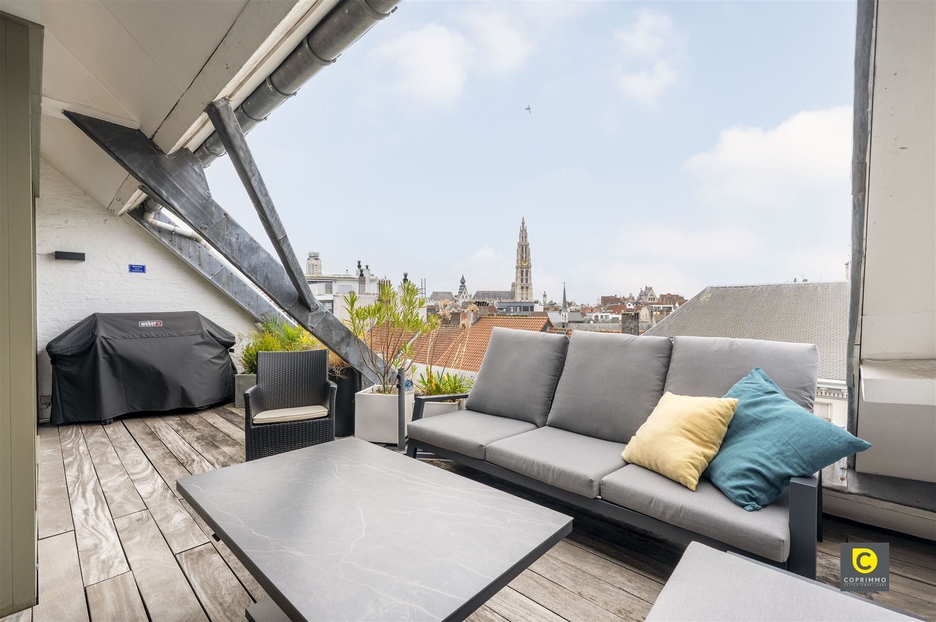 Unieke meesterwoning met garage foto 4