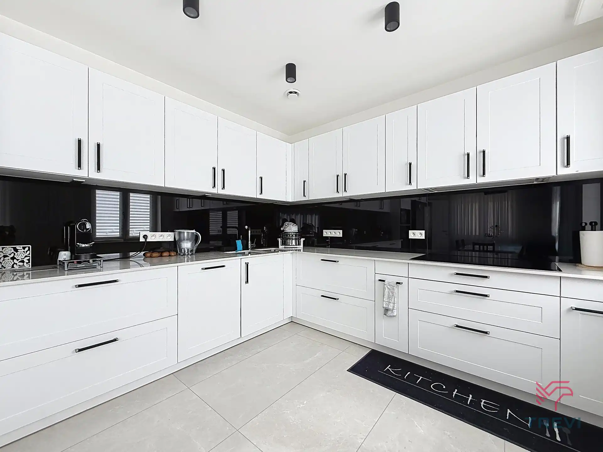 3-gevels huis met 3 slaapkamers en een tuin foto 7
