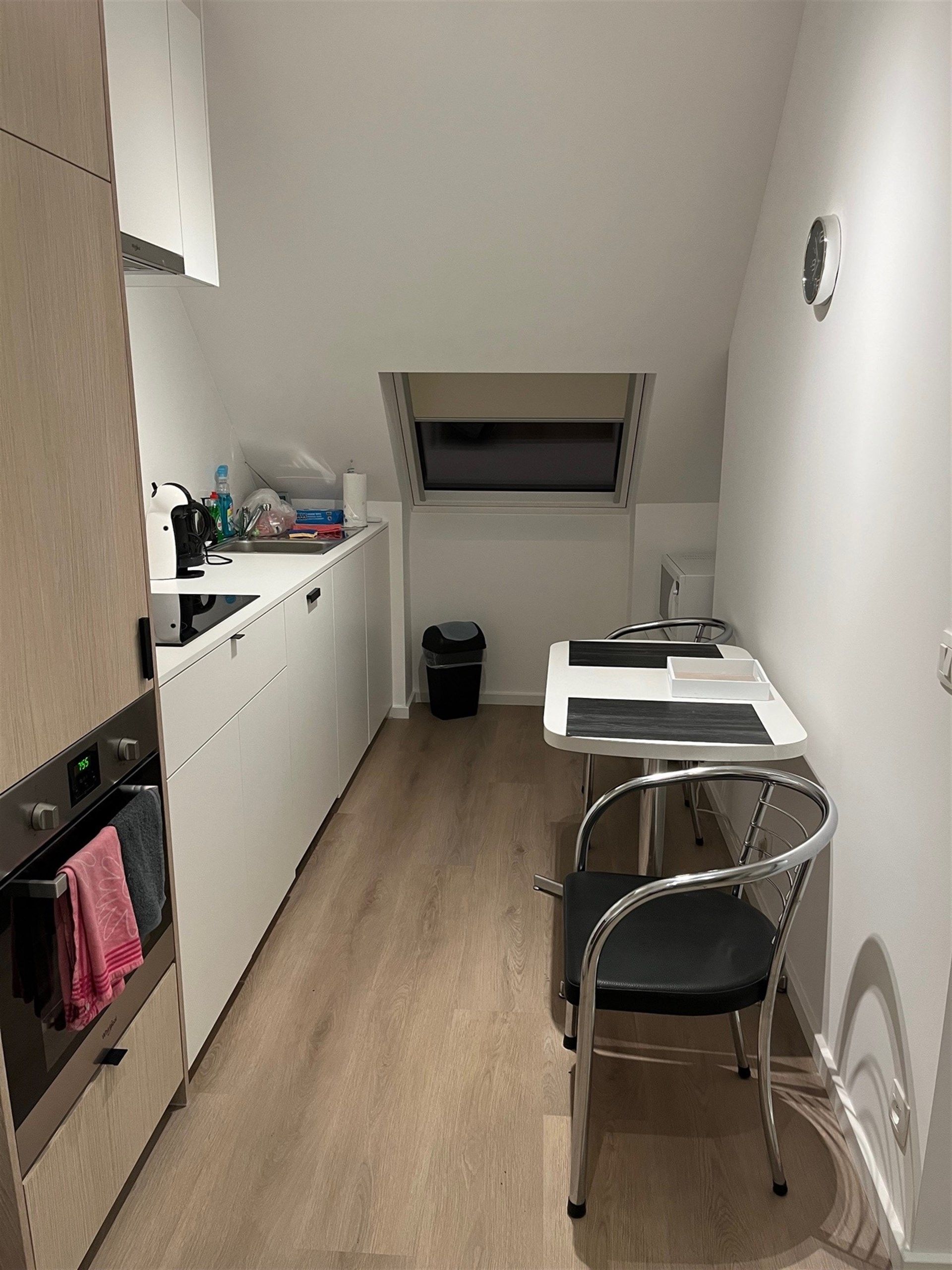 Gunstig gelegen energiezuinig dakappartement met 1 slaapkamer. foto 9