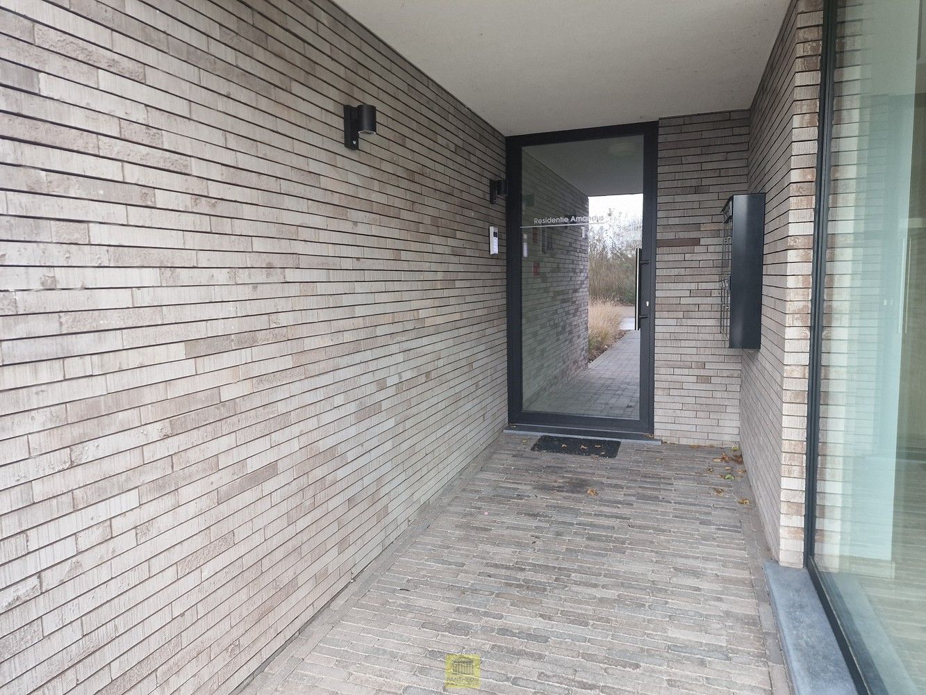 Modern nieuwbouwappartement te huur in Heldergem. foto 2