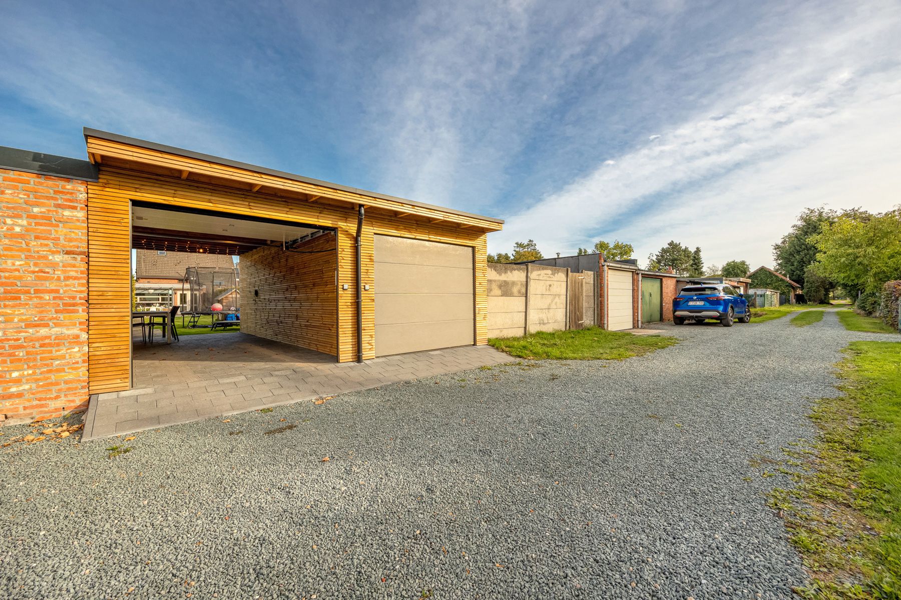 Charmante en goed onderhouden woning met 2 à 3 slk + garage foto 3