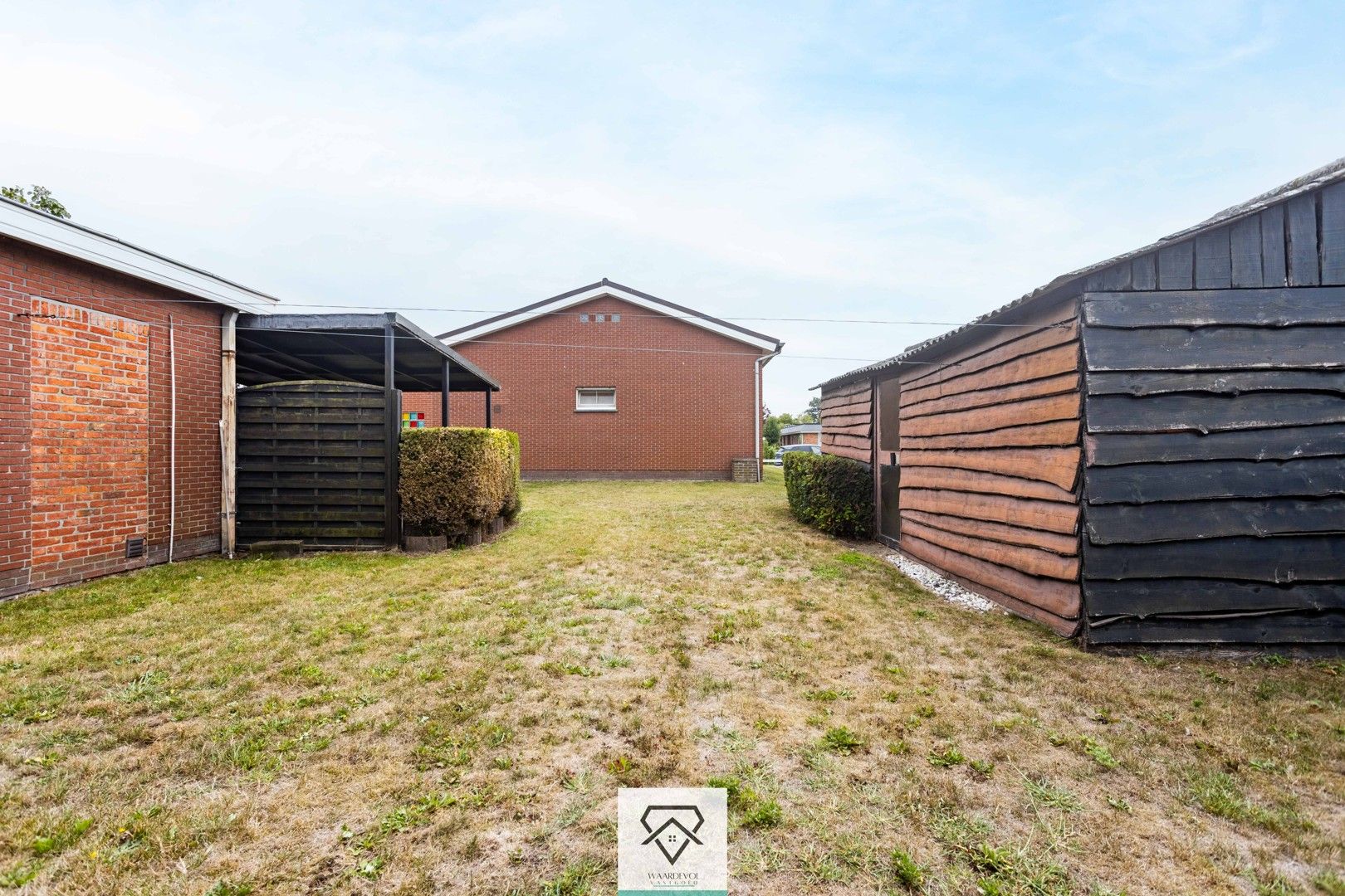 Stevige bungalow met 3 slaapkamers, tuin rondom en garage – centraal in Evergem foto 26