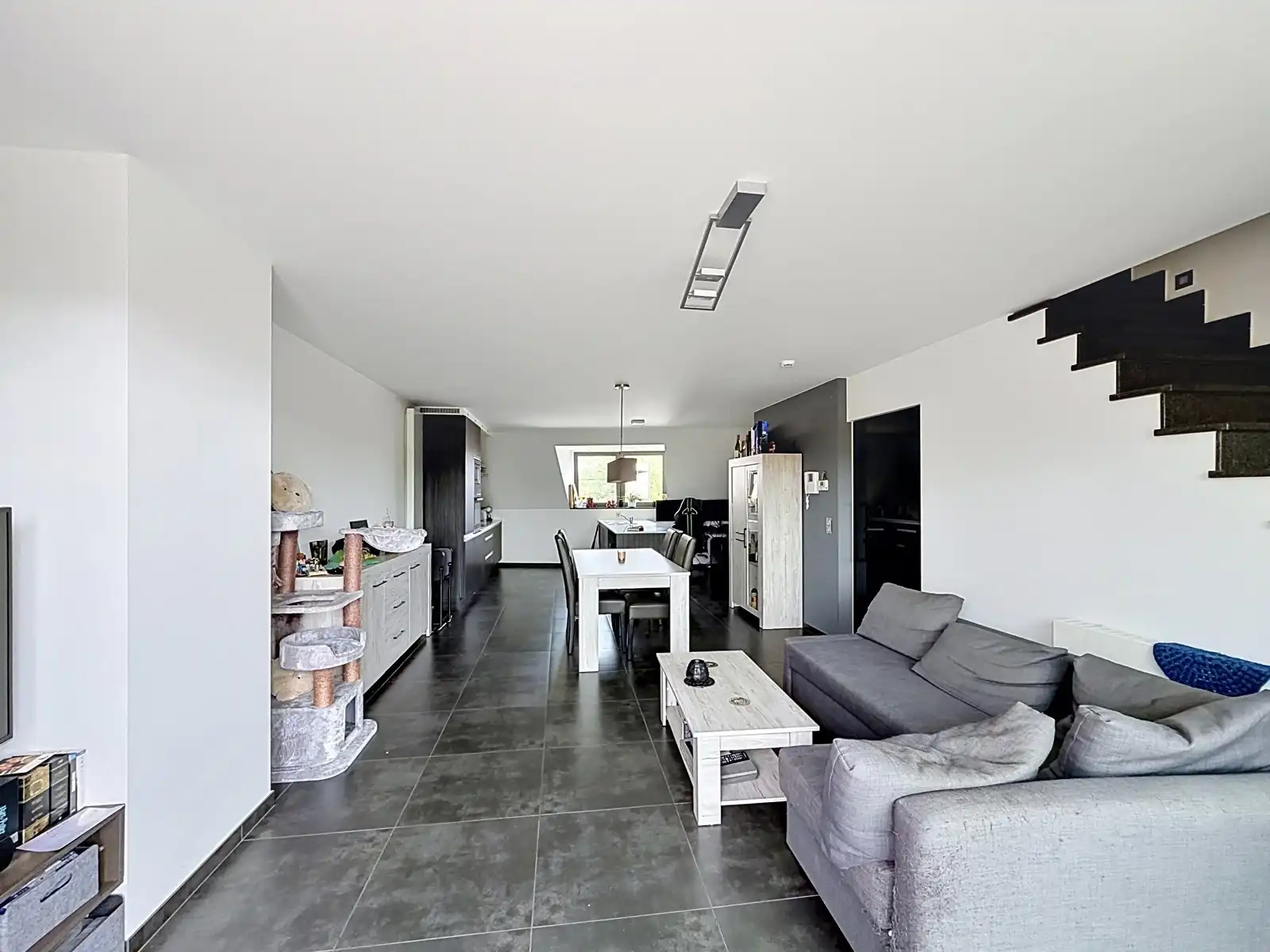 Prachtig duplexappartement met 2 SLPK, Terras & Staanplaats! foto 4