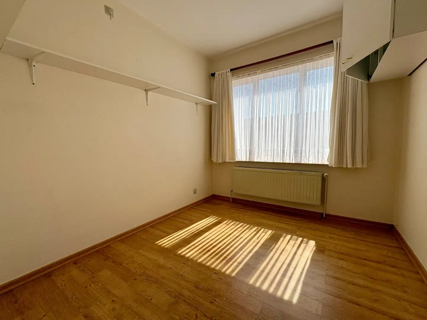 Appartement op de eerste verdieping met ruim zonneterras en 2 slaapkamers foto 2