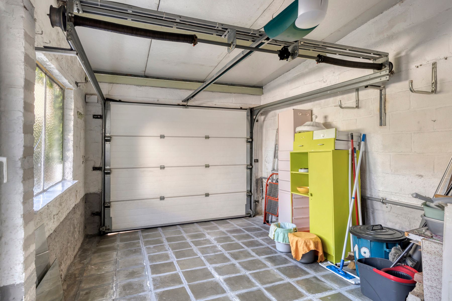 Te renoveren rustig gelegen woning met 4 slaapkamers foto 22