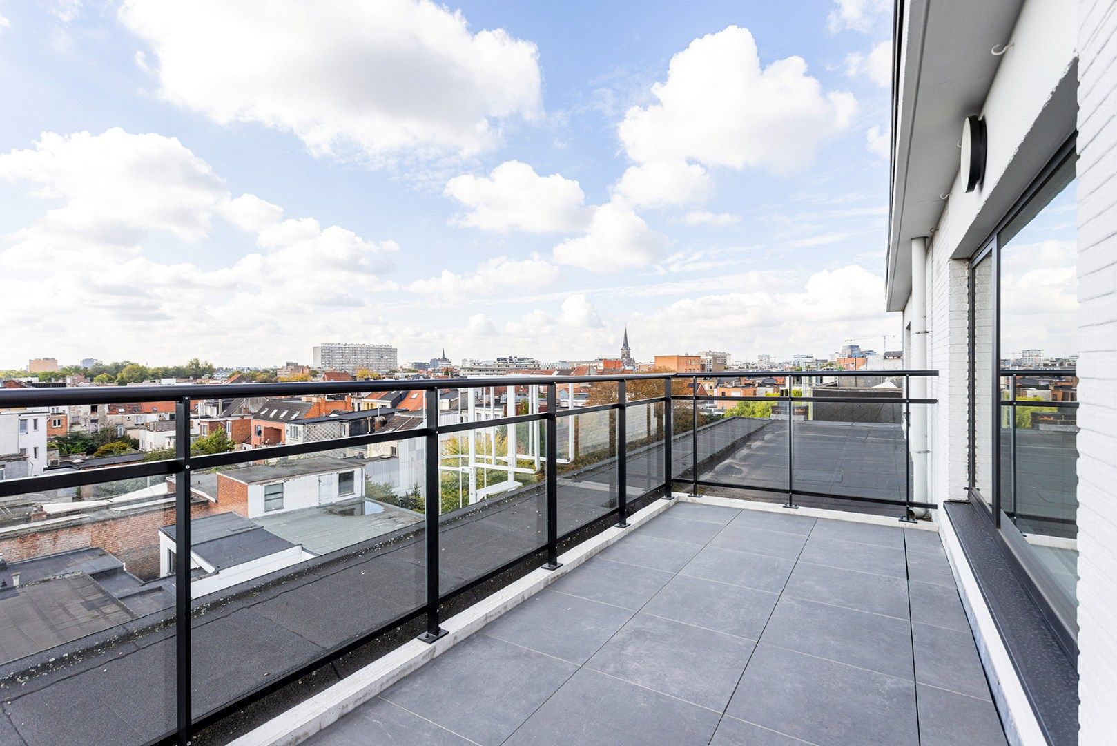 Penthouse (vernieuwbouw) gelegen op de 5de verdieping nabij Roma! foto 12