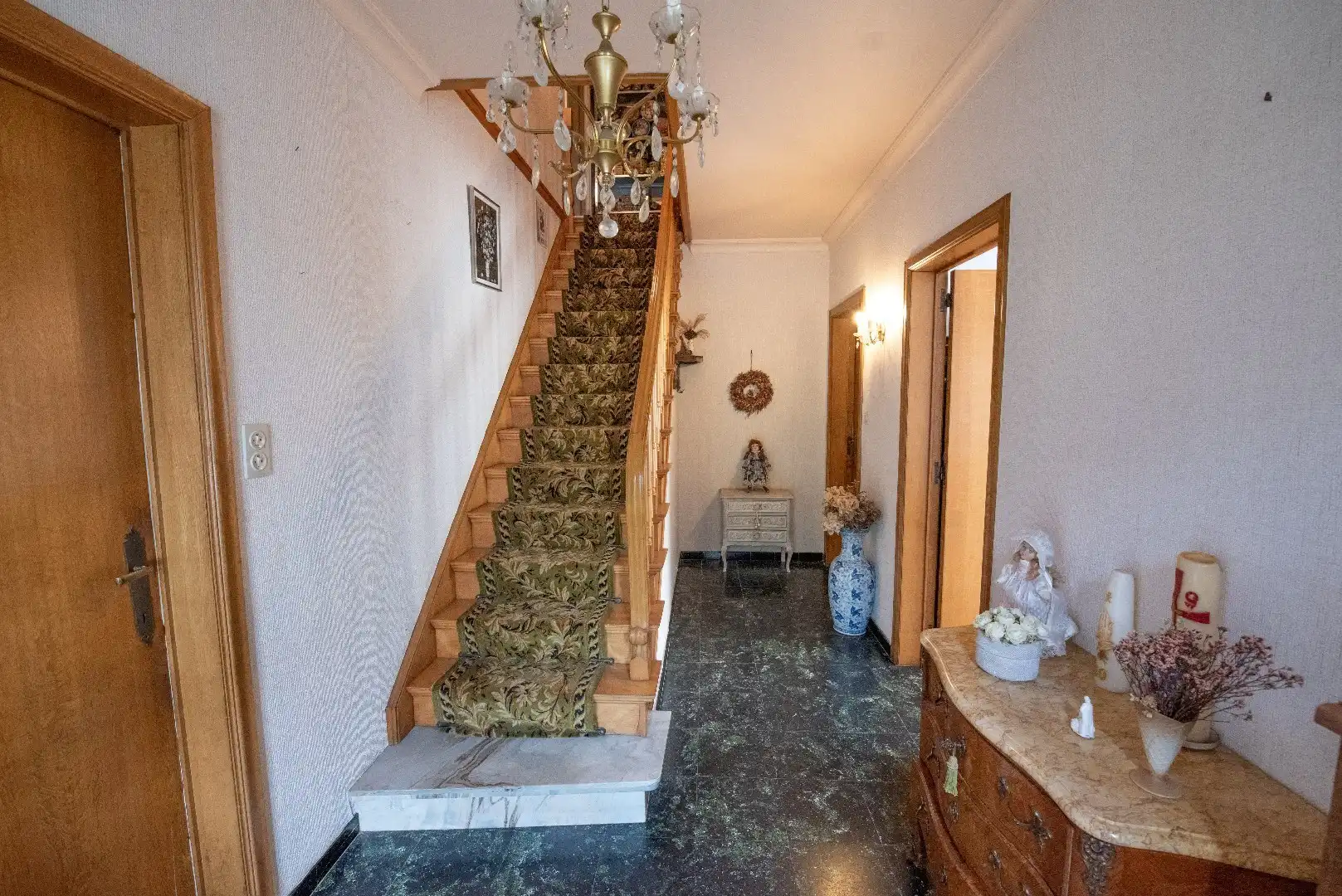 Te renoveren, ruime woning op 1720 m² met 4 slaapkamers te Olsene foto 4