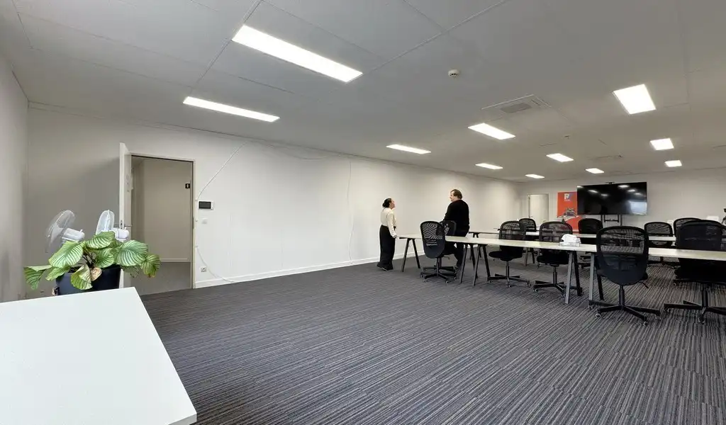 Instapklaar kantoor te huur in industriezone Mechelen-Noord  foto 9