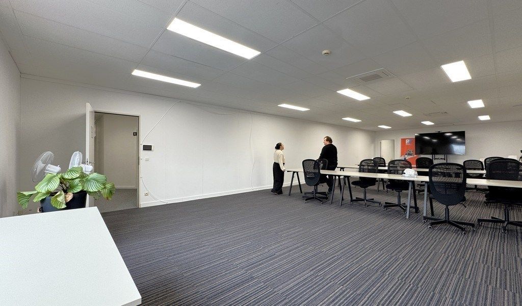 Instapklaar kantoor te huur in industriezone Mechelen-Noord  foto 9