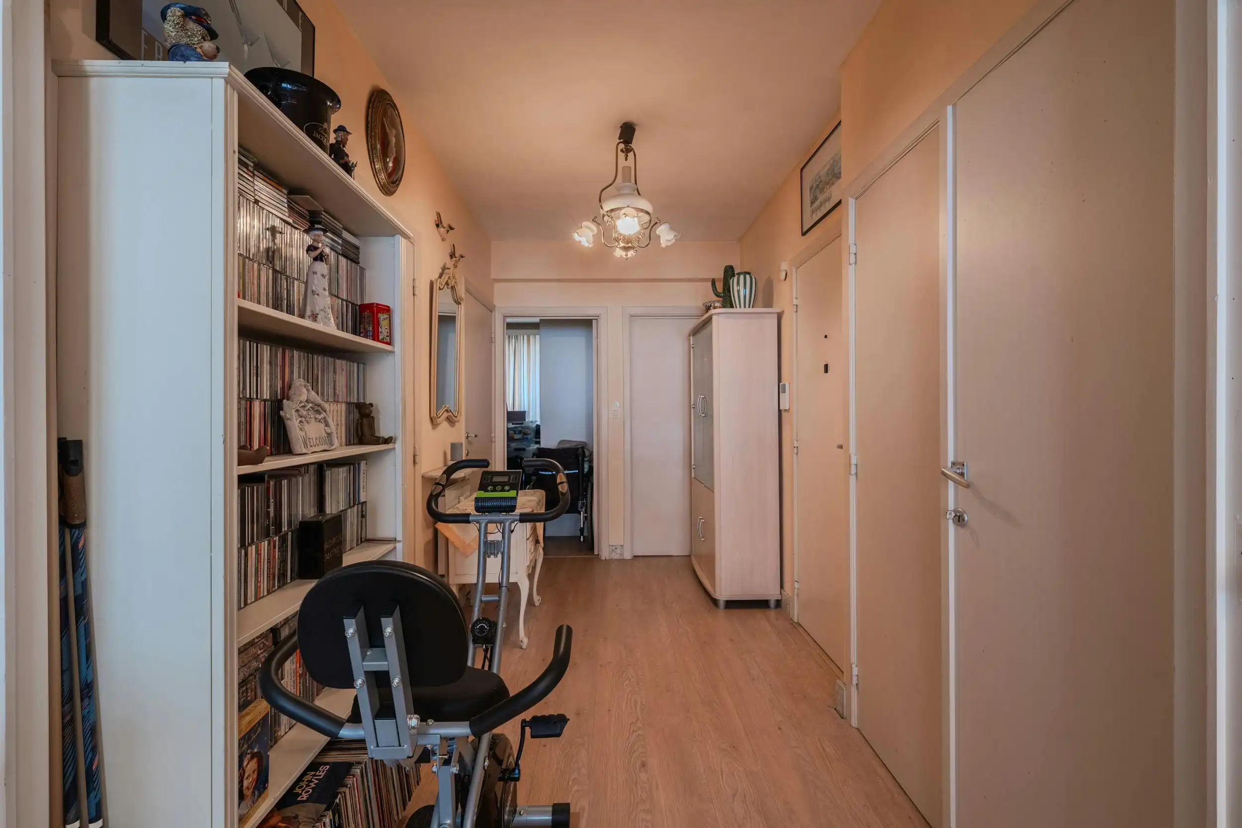 Centraal 2-slaapkamer appartement vlakbij zee te Oostende foto 14