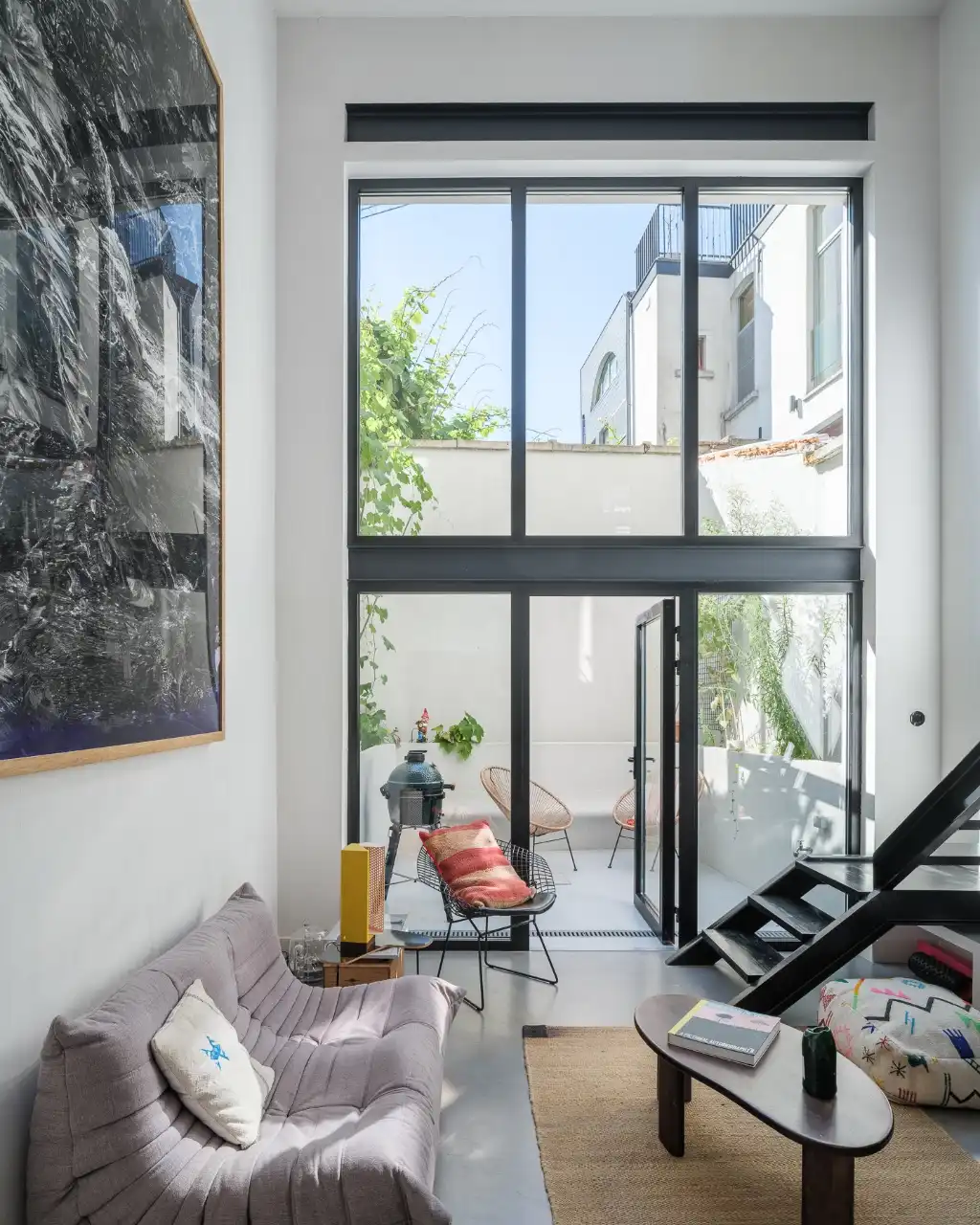 Karaktervolle burgerwoning die baadt in natuurlijk licht, met drie slaapkamers en een aangename buitenruimte op enkele stappen van het historische centrum. foto 7