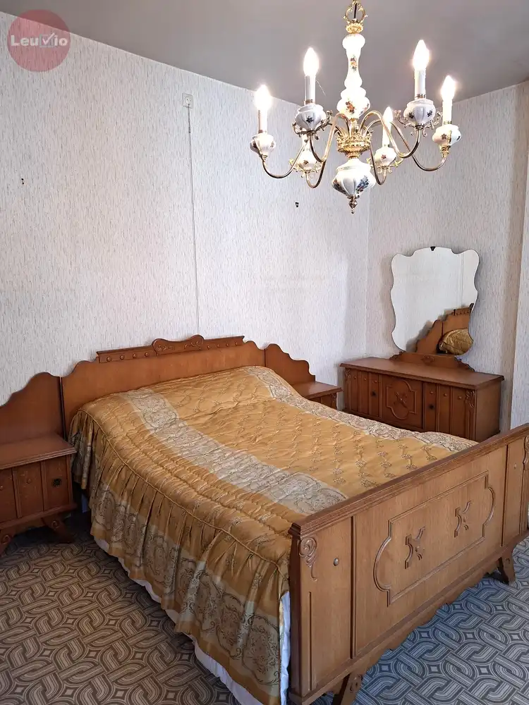 Goed gelegen woning // 2 slaapkamers + zolder om af te werken foto 27