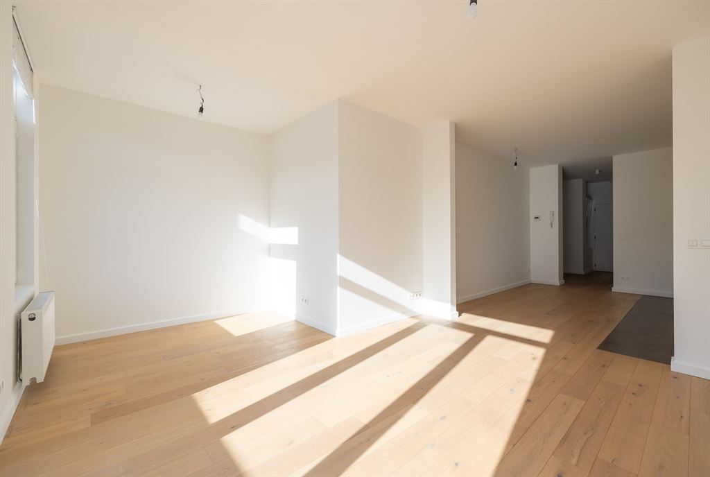 Recent gerenoveerd, lichtrijk appartement foto 3