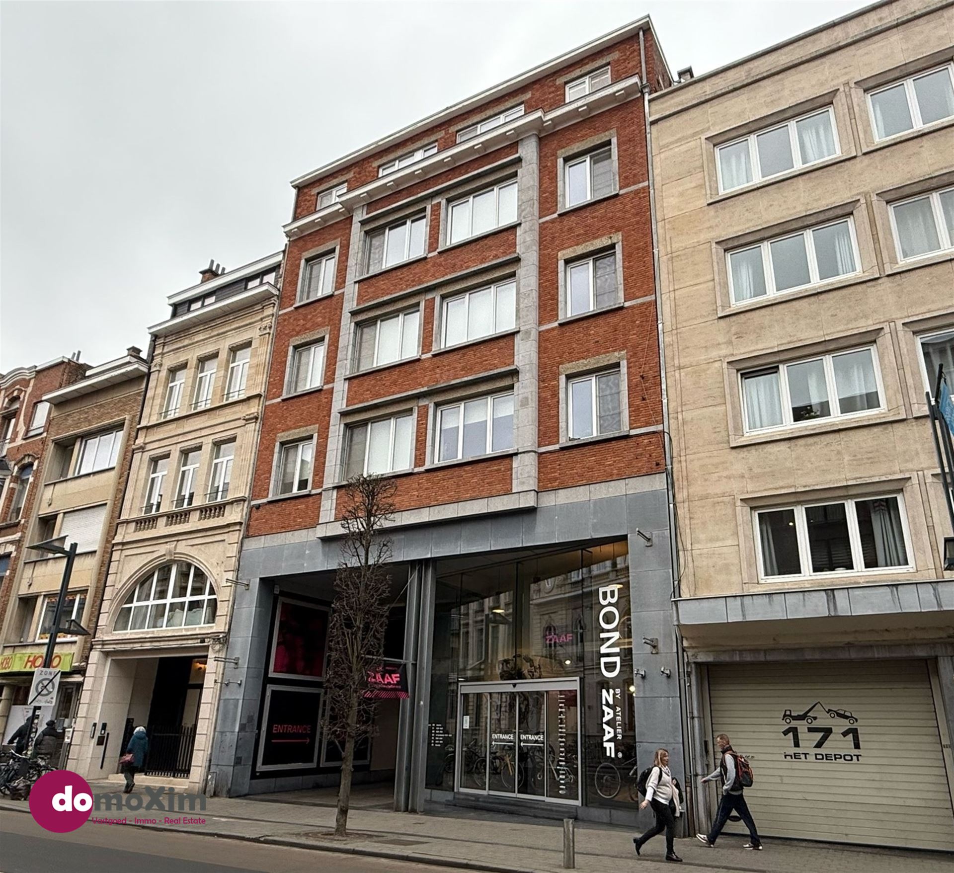 Moderne gemeubelde studio, geschikt voor één persoon, in het centrum van Leuven  foto {{pictureIndex}}