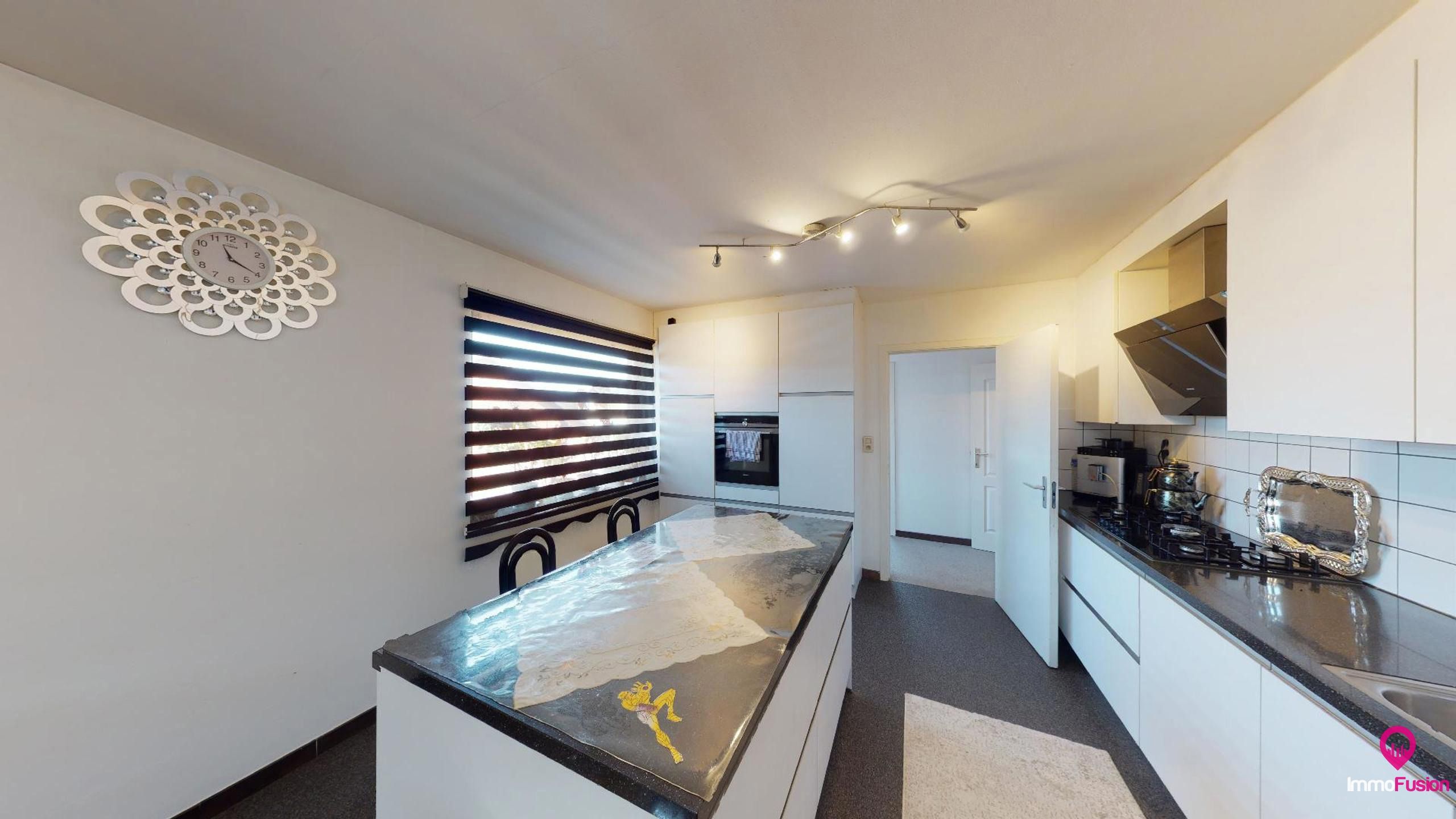 Riant handelspand met apart appartement + parking op toplocatie! foto 16