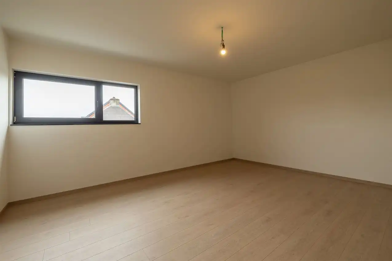Nieuwbouw met vier slpk, alle comfort en ruime tuin foto 17