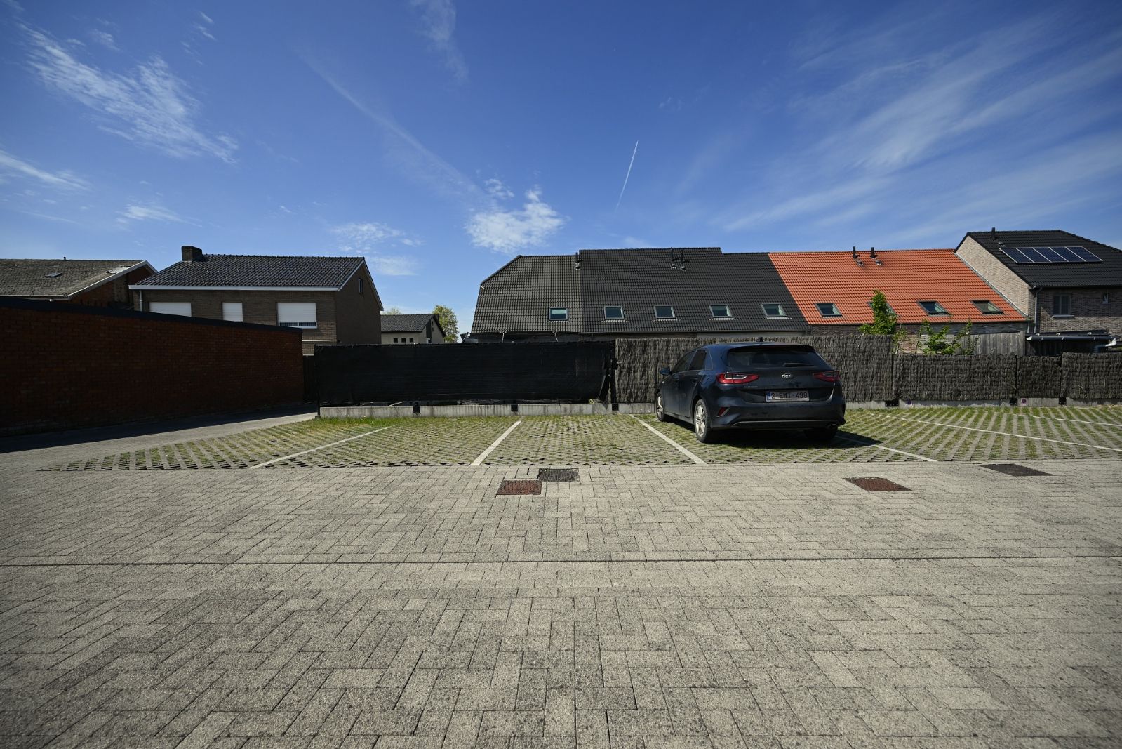 Gezinsvriendelijke Woning met Open Keuken, Tuin parkeerplaats en Garage foto 20