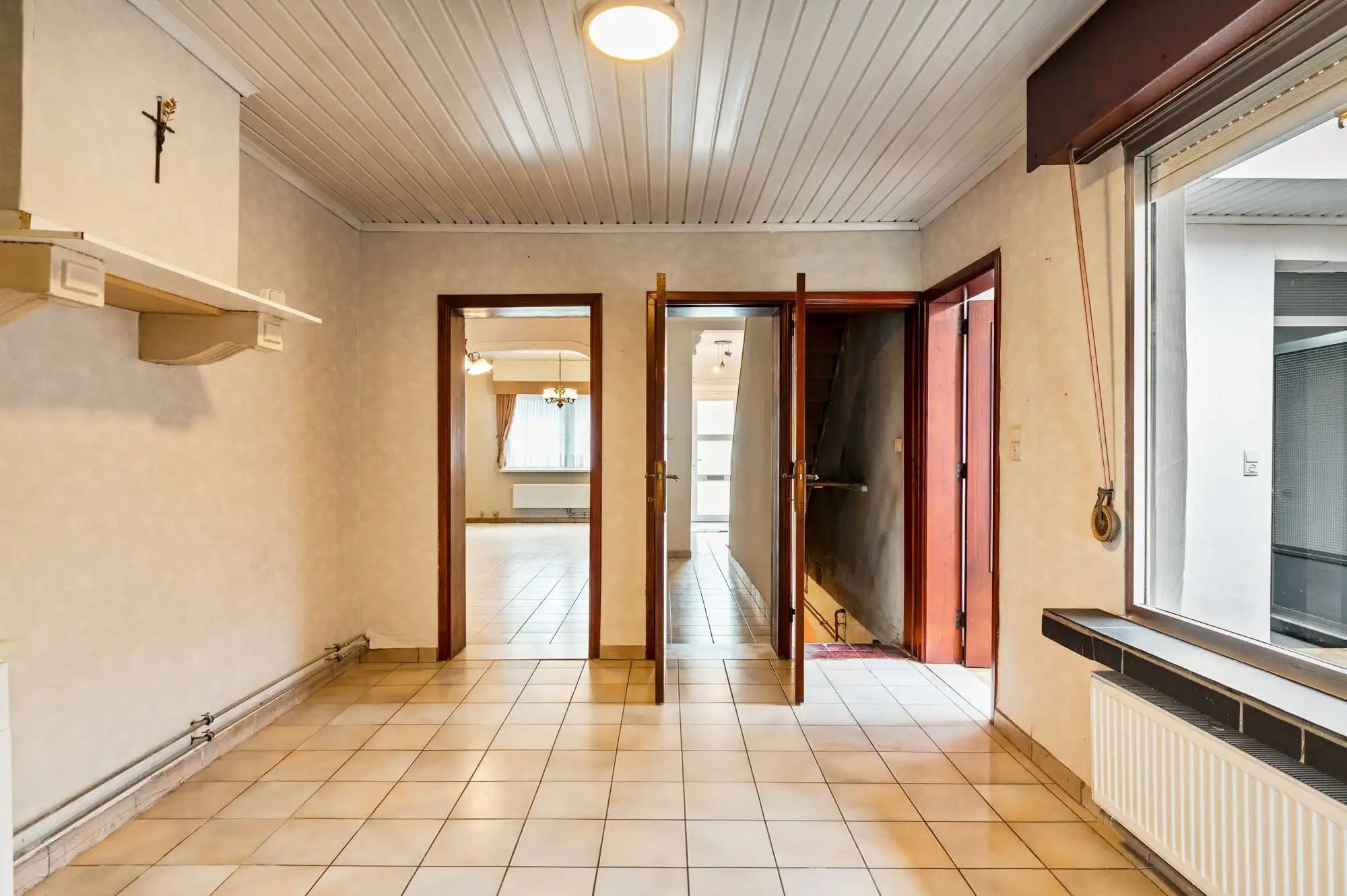 Te renoveren gezinswoning met leuke tuin en 2 garages op topligging in Brasschaat! foto 12