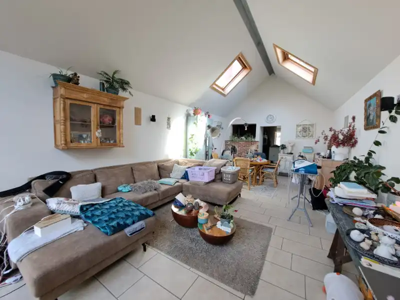 Vernieuwde 4-slaapkamerwoning met ruim TERRAS te huur in Brugge foto 2