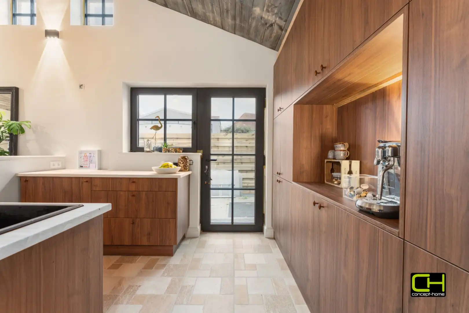 Volledig gerenoveerde woning in Vinderhoute te koop foto {{pictureIndex}}