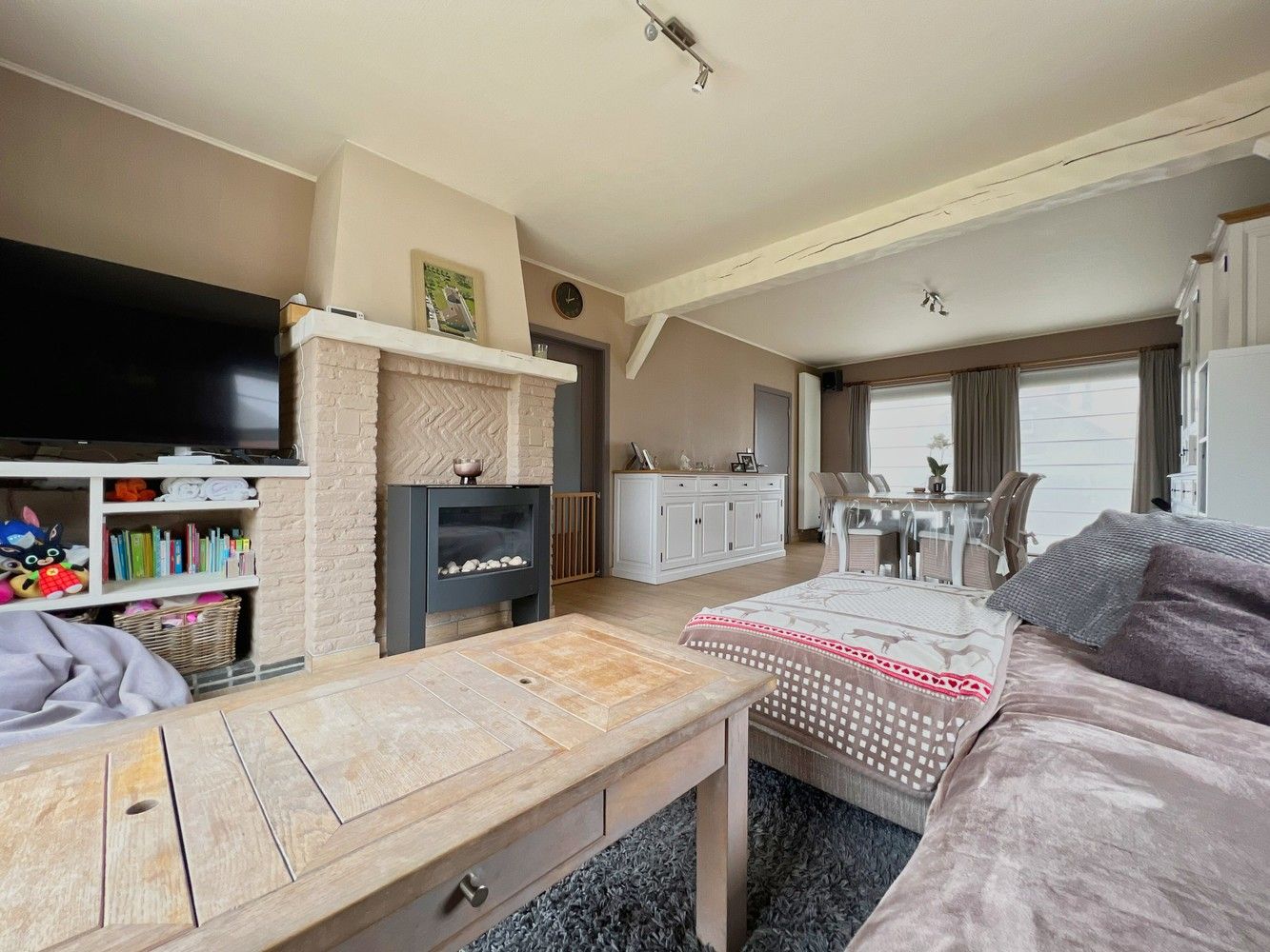 Unieke gezinswoning op 1300 m² + landelijk verzicht! foto 6