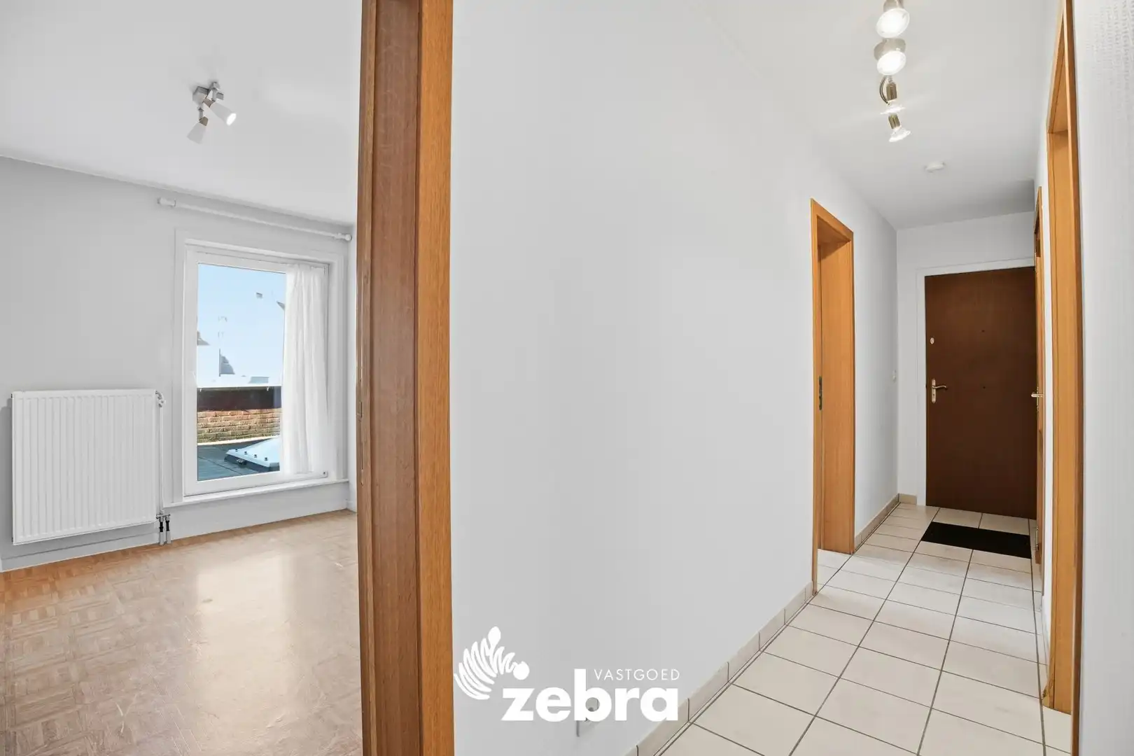 Appartement met 2 slpk en 2 terrassen in hartje Roeselare! foto 3
