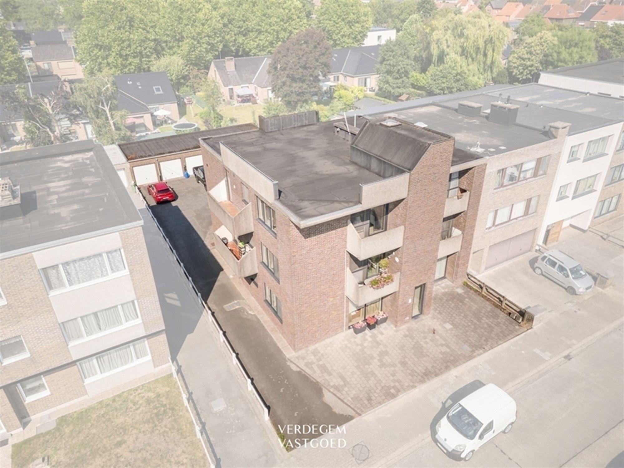 Degelijk appartement met 2 slaapkamers, 2 terrassen en mogelijke aankoop garage foto 10