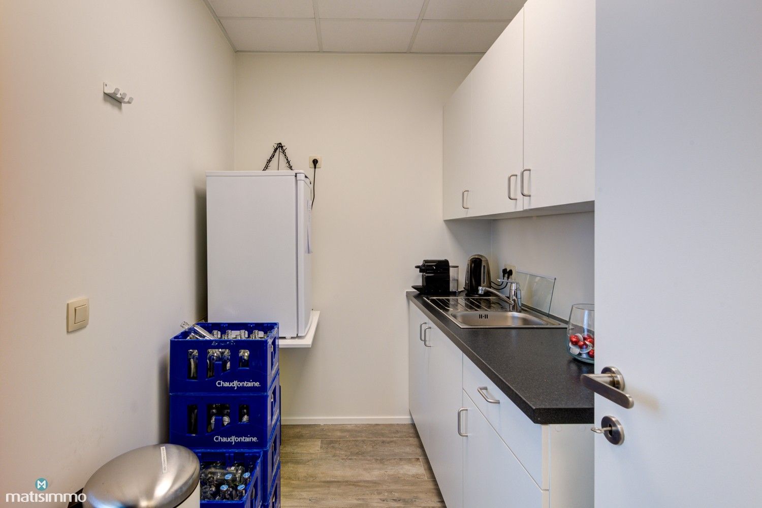 INSTAPKLAAR HANDELSPAND/KANTOORRUIMTE MET EEN UITSTEKENDE LIGGING TE HASSELT foto 11