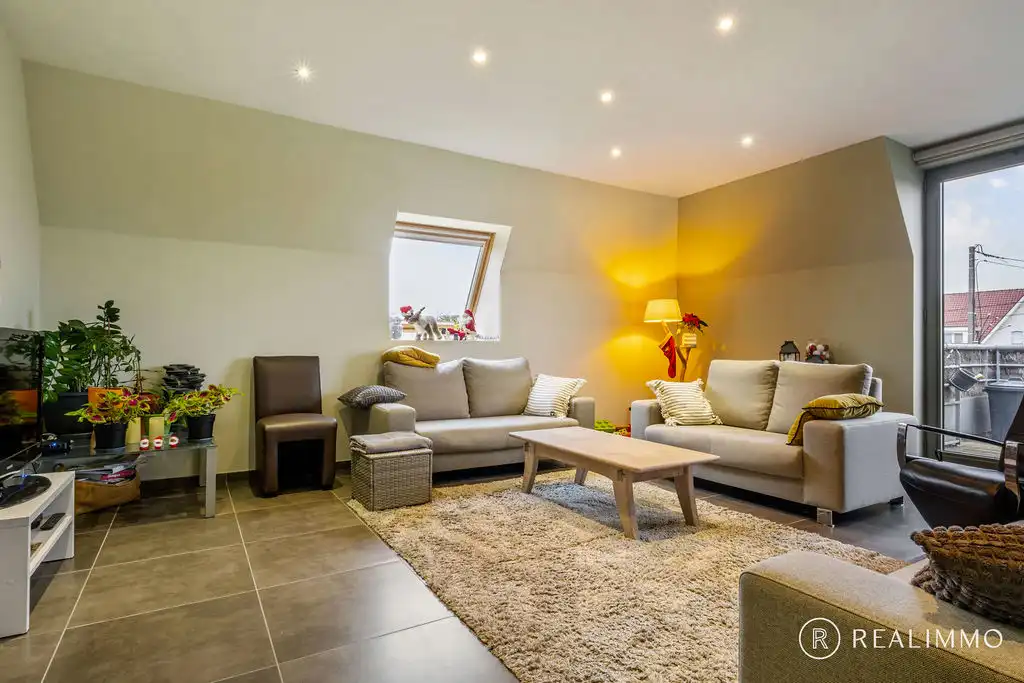 Luxueuze penthouse van 160 m² met 3 slaapkamers en parkting te Dottenijs! foto 3