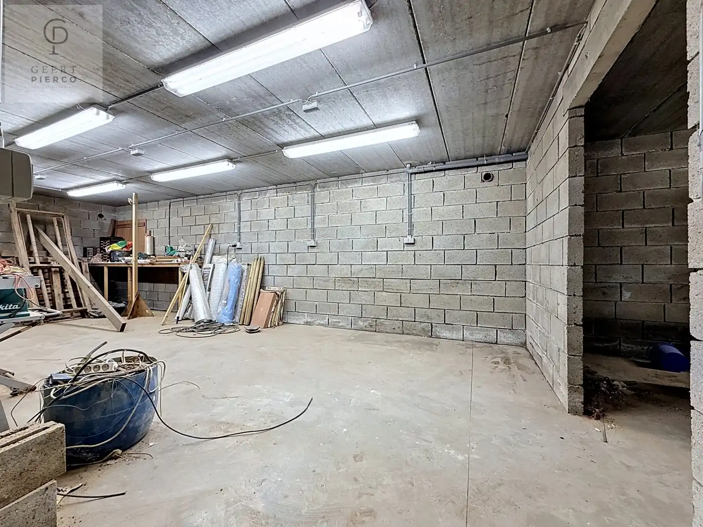 Ruime woning op mooi perceel van 10 are. foto 20