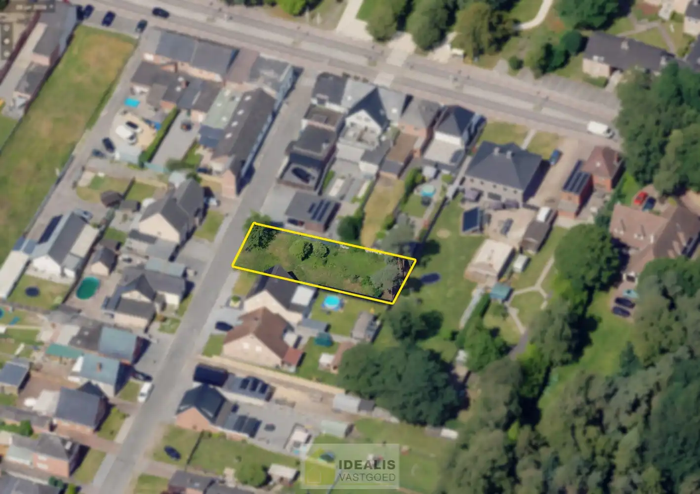 KNAPPE BOUWKAVEL VOOR OPEN BEBOUWING VAN 5A 42CA OP EEN GROENE RUSTIGE LOCATIE IN LOMMEL KOLONIE! Deze bouwkavel met een oppervlakte van 5a 42ca biedt de mogelijkheid voor het bouwen van een prachtige eengezinswoning op een heerlijke plek in een residentiële wijk. Zo zijn basisschool, supermarkt, bakker, apotheek, horeca op fietsafstand bereikbaar. Daarnaast is de bouwkavel gelegen op een steenworp van de grens met Nederland! foto 5