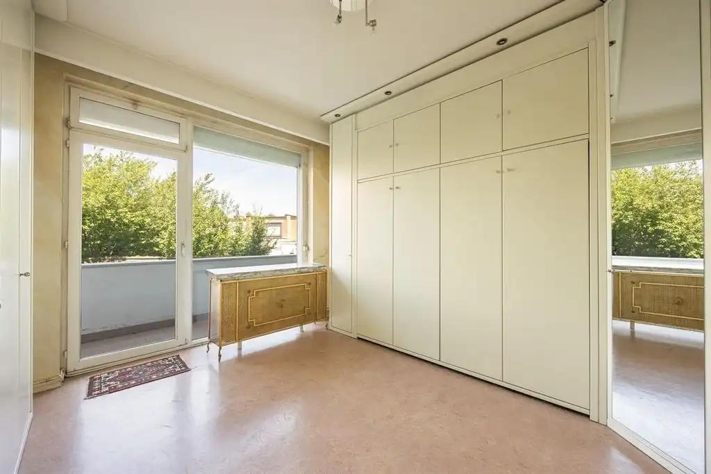 Gigantisch appartement met 4 slpk (te renoveren) foto 7